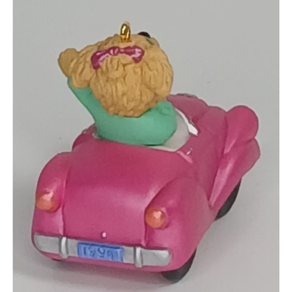 Hallmark Ornament: 1994 Sister, QX5513 - Picture 3 of 9